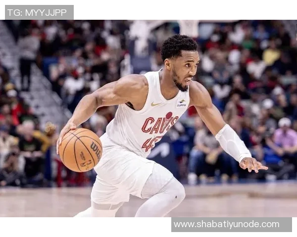 米切尔谈球队表现：在压力下展现应有水平并取得胜利